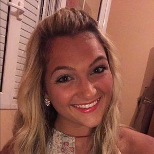 Meet your Posher, Kenzie